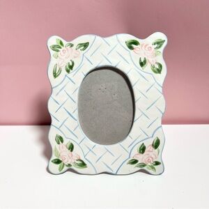Vintage floral rose retro coquette scallop trim picture frame